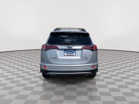 Used 2018 Toyota RAV4 XLE image 5
