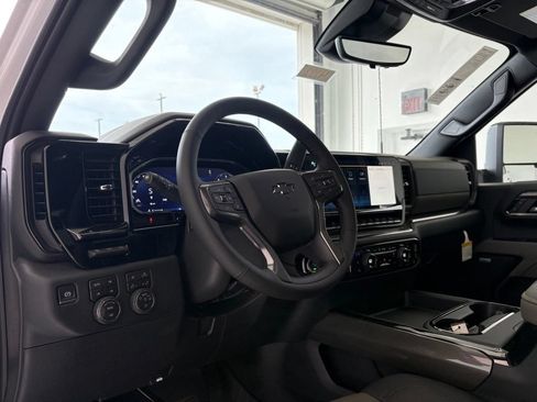 New 2026 Chevrolet Silverado 2500 ZR2 AWD/4WD image 2
