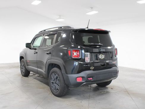 Used 2018 Jeep Renegade Trailhawk AWD/4WD image 7
