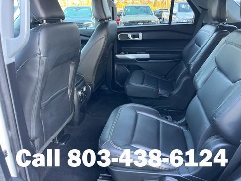 Used 2021 Ford Explorer XLT w/ Equipment Group 202A image 11
