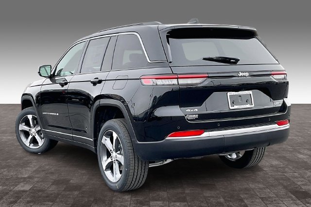 New 2026 Jeep Grand Cherokee Limited AWD/4WD image 3