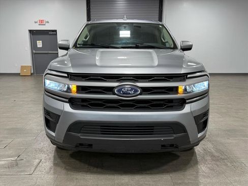 Used 2023 Ford Expedition Max XLT image 9
