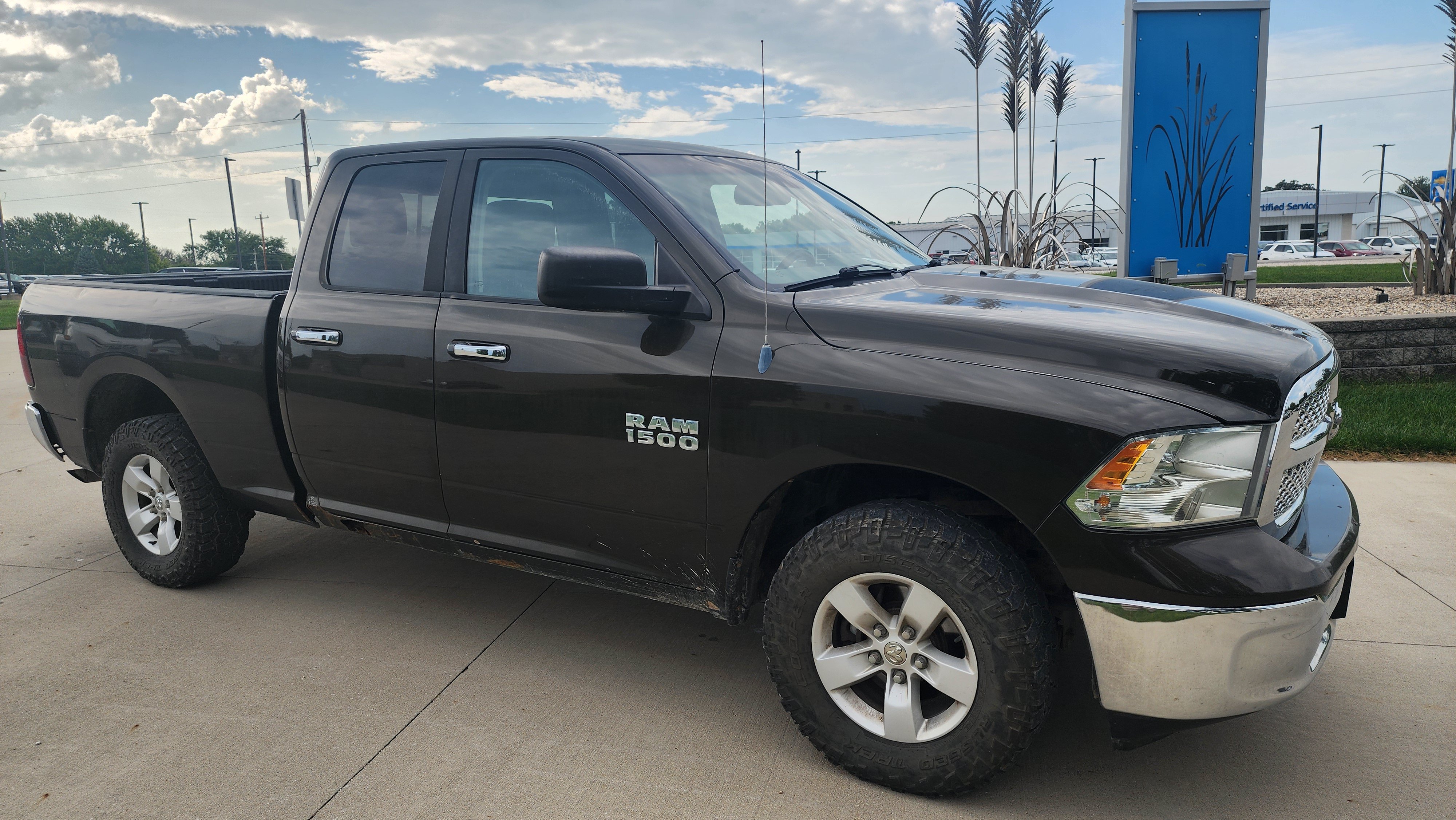 Used 2013 RAM 1500 Classic SLT w/ Premium Display Pkg AWD/4WD image 3