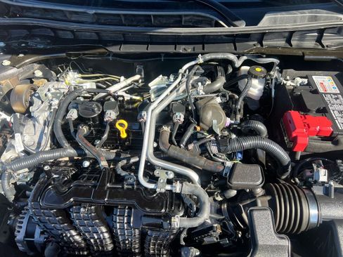 Used 2025 Nissan Altima 2.5 SV image 32