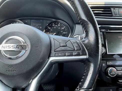 Used 2020 Nissan Rogue SV FWD image 14