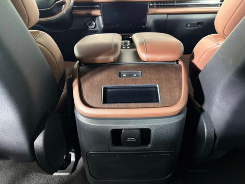 Used 2025 Lincoln Navigator Reserve AWD/4WD image 37
