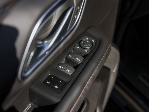 Used 2022 GMC Yukon AT4 image 24