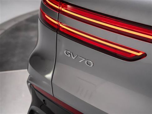 New 2026 Genesis GV70 2.5T Sport Prestige AWD/4WD image 15