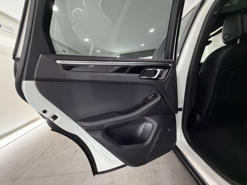 Used 2017 Porsche Macan S image 19