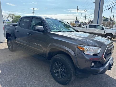 Used 2023 Toyota Tacoma SR5 AWD/4WD image 4