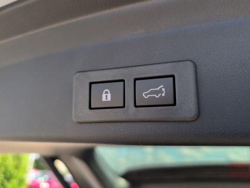 Used 2025 Subaru Ascent Limited image 18