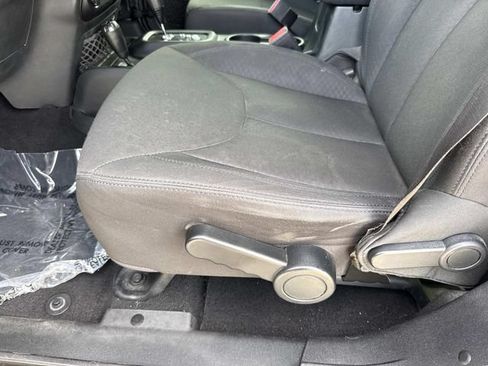 Used 2017 Jeep Wrangler Unlimited Sport AWD/4WD image 33