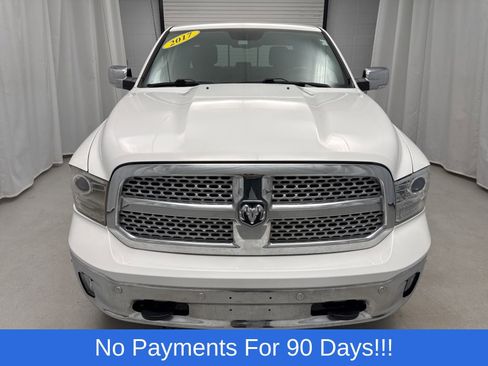 Used 2017 RAM 1500 Laramie w/ Convenience Group image 9