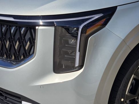 New 2026 Kia Carnival EX FWD image 7