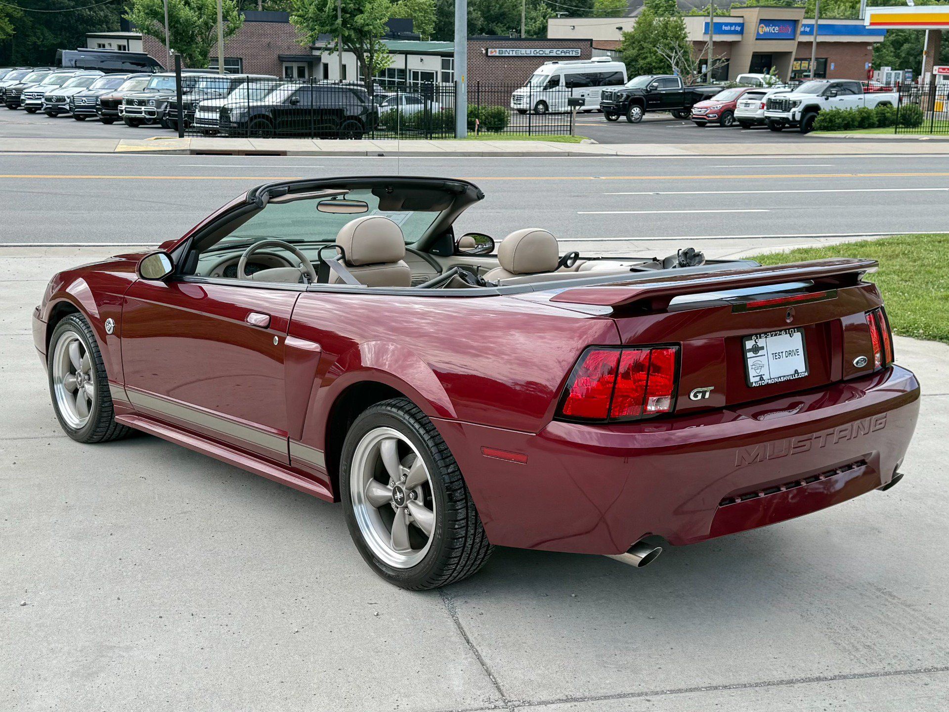 Used 2004 Ford Mustang GT RWD image 4