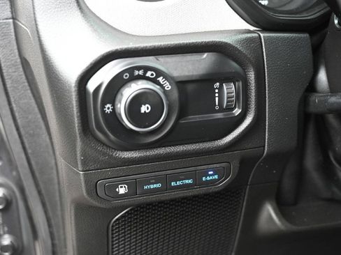 Used 2024 Jeep Wrangler Unlimited AWD/4WD image 24