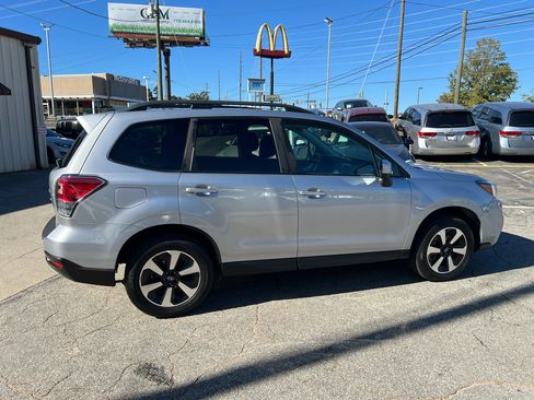 Used 2018 Subaru Forester 2.5i Premium w/ All-Weather Package image 13