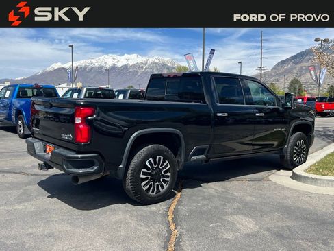 Used 2020 Chevrolet Silverado 2500 High Country w/ Technology Package AWD/4WD image 9