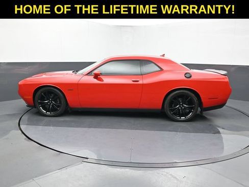 Used 2018 Dodge Challenger R/T w/ Blacktop Package RWD image 4