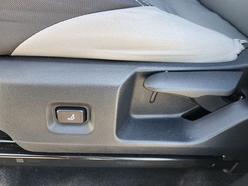 Used 2024 Toyota Tacoma TRD Sport AWD/4WD image 13