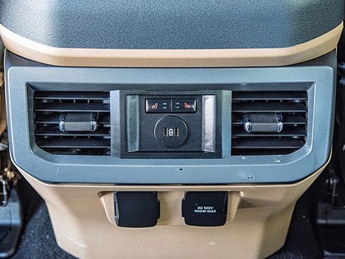 Used 2023 Ford F250 Lariat w/ Chrome Package image 27