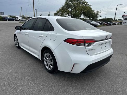 Used 2024 Toyota Corolla LE FWD image 4