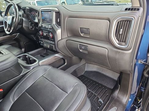 Used 2021 Chevrolet Silverado 3500 LTZ w/ LTZ Convenience Package image 17