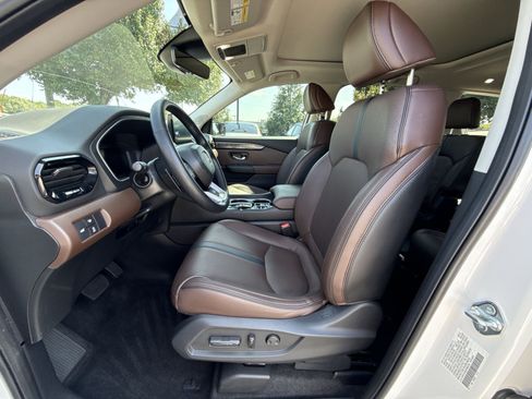 Used 2023 Honda Pilot Elite image 13