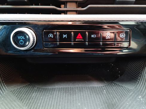 Used 2025 Ford Explorer ST-Line image 13