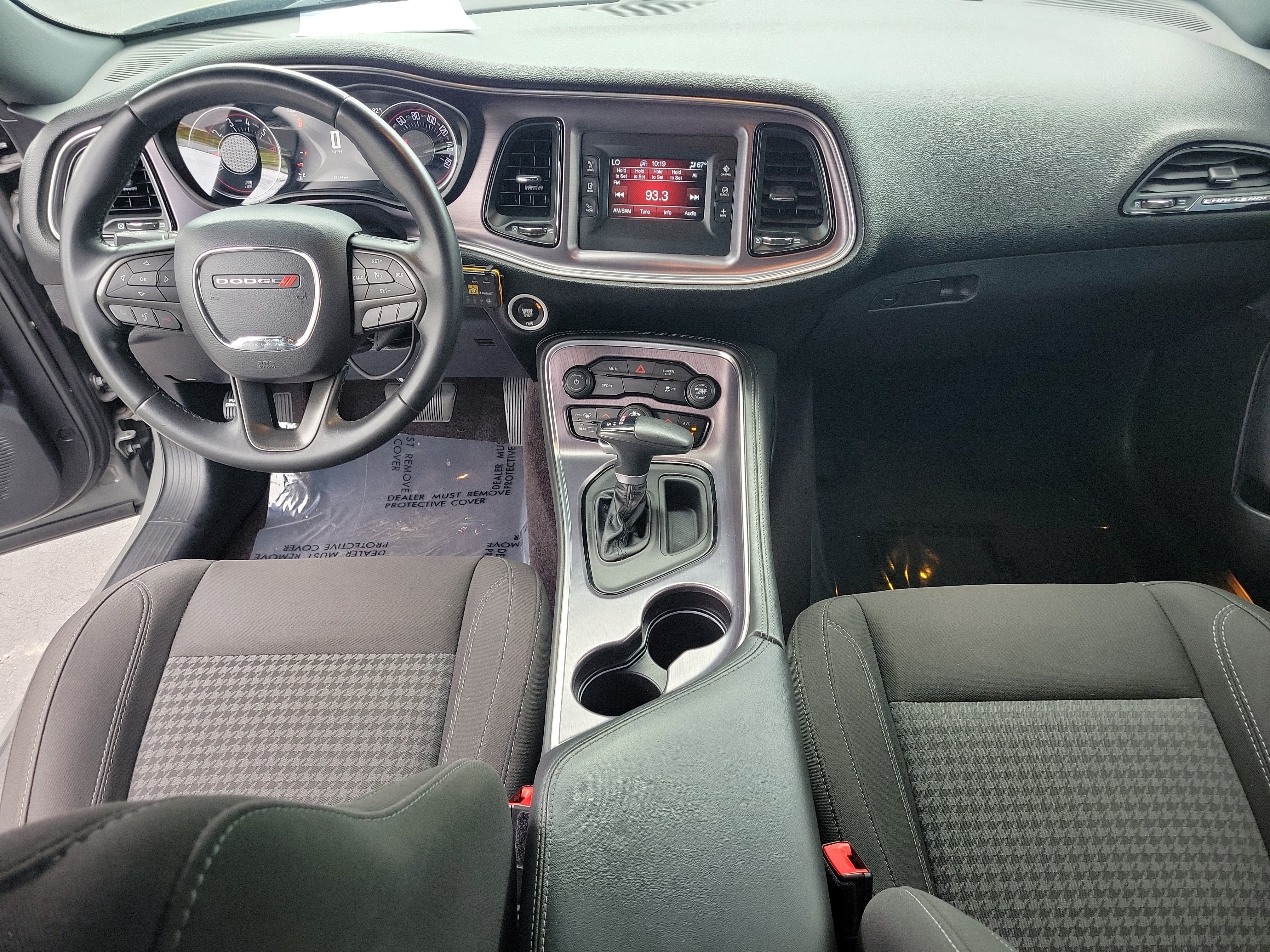 Used 2017 Dodge Challenger R/T RWD image 9