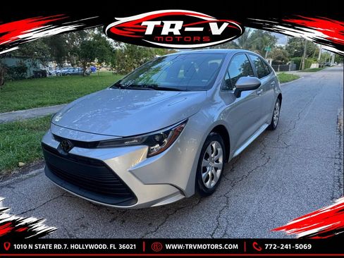 Used 2024 Toyota Corolla LE FWD image 3