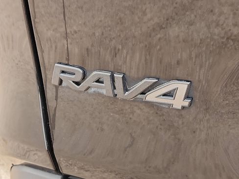 Used 2019 Toyota RAV4 Adventure image 9