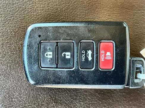 Used 2017 Toyota Avalon Touring image 21