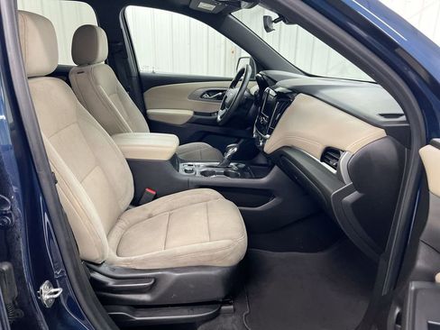 Used 2022 Chevrolet Traverse LS AWD/4WD image 21