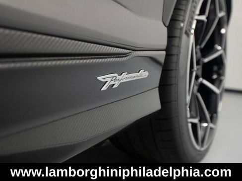 Used 2024 Lamborghini Urus Performante AWD/4WD image 44