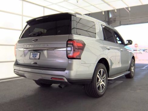 Used 2022 Ford Expedition Limited RWD image 3