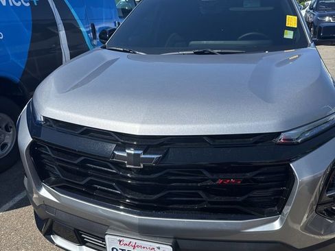 Used 2025 Chevrolet Equinox RS w/ Safety and Technology Package image 2