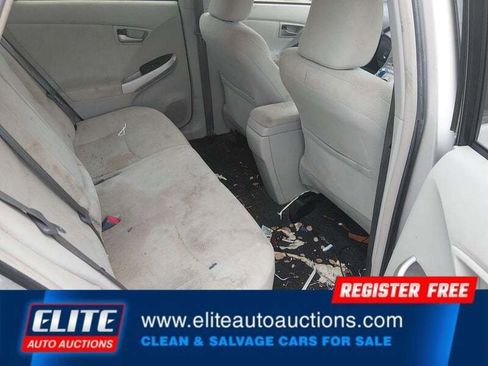 Used 2015 Toyota Prius Two FWD image 15