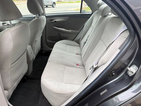 Used 2010 Toyota Corolla LE FWD image 13