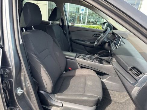 Used 2023 Nissan Rogue S image 12