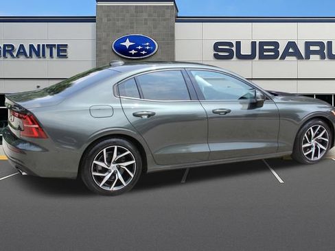 Used 2020 Volvo S60 T5 Momentum FWD image 11