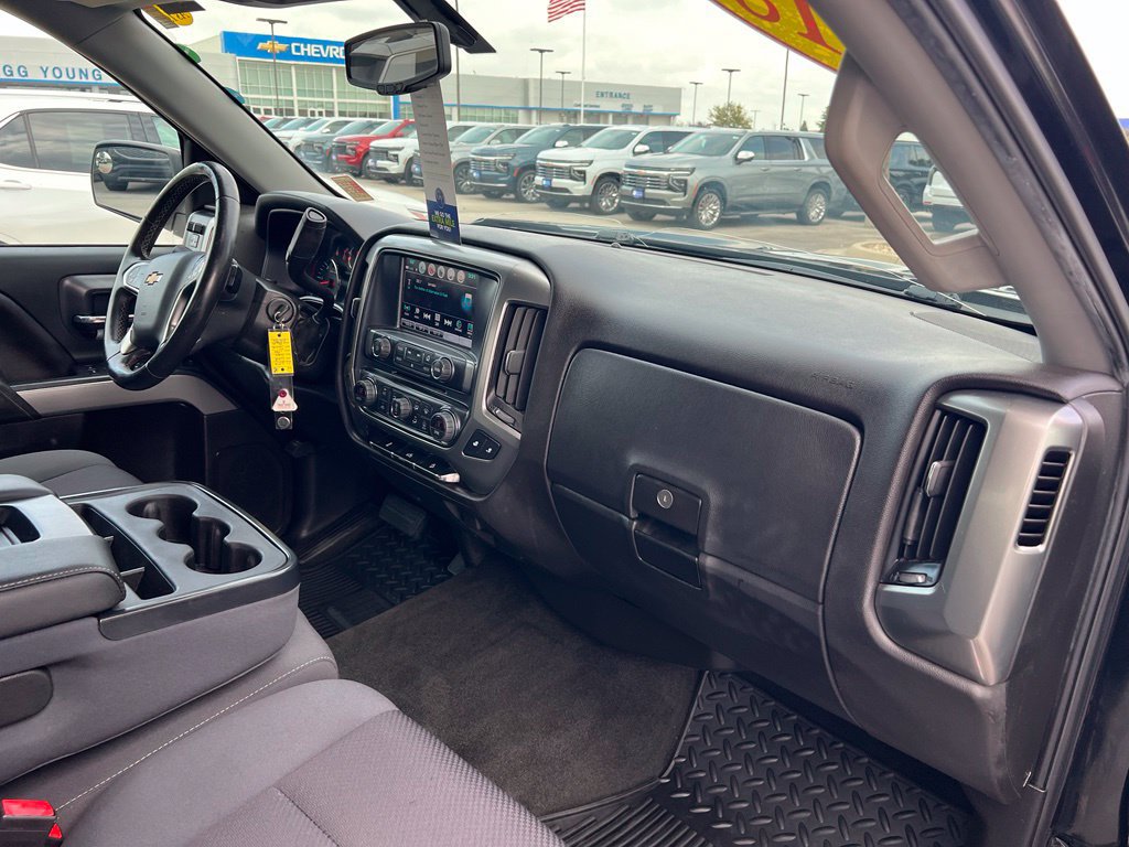 Used 2018 Chevrolet Silverado 1500 LT AWD/4WD image 24