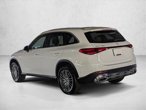 Certified 2025 Mercedes-Benz GLC 300 image 8