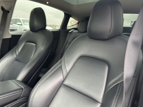 Used 2022 Tesla Model Y Performance image 14