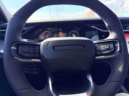 New 2026 Jeep Cherokee Laredo image 15