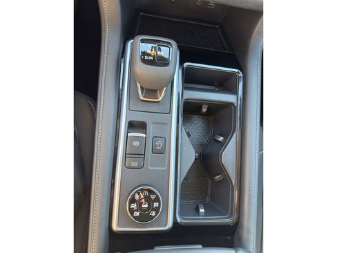 Certified 2025 Nissan Pathfinder SL image 22