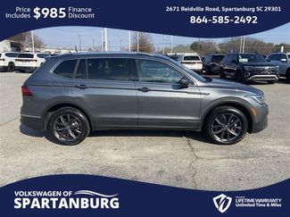 Used 2023 Volkswagen Tiguan SE w/ Panoramic Sunroof Package video 2