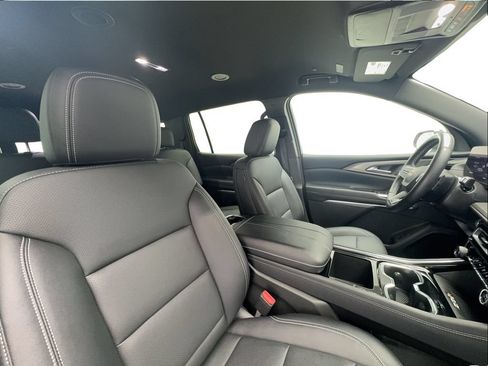Used 2026 Chevrolet Traverse LT FWD image 31