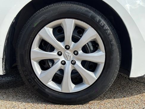 Used 2024 Toyota Corolla LE FWD image 7
