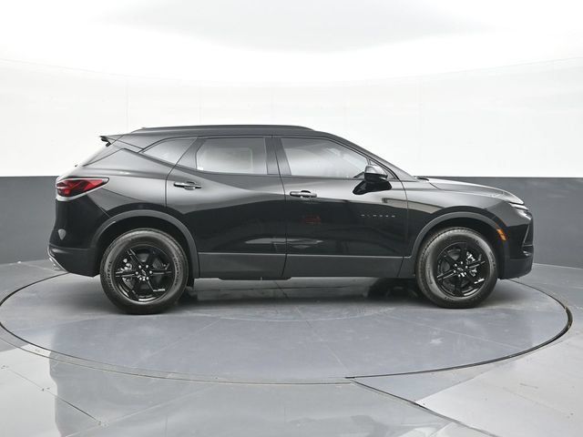New 2026 Chevrolet Blazer LT w/ Midnight/Sport Edition FWD image 12